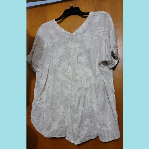 Arna York Collection Plus Size Printed Linen Blend Lace Up Top - Picture 6 of 9